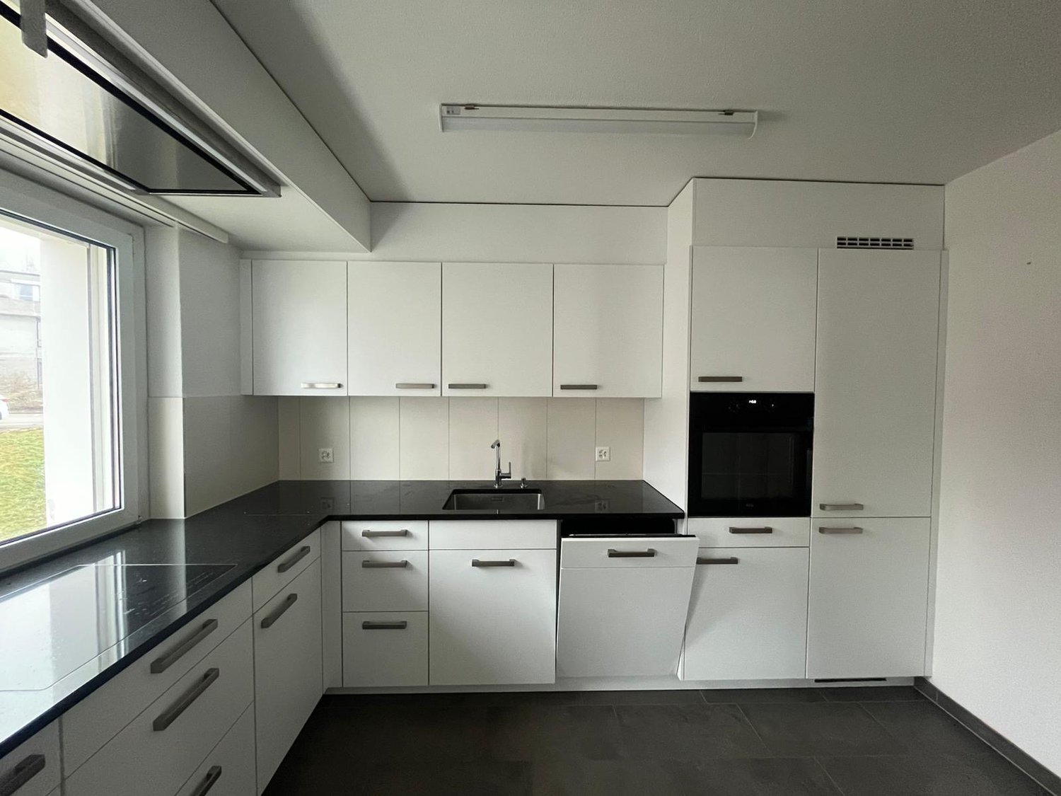 Erstbezug nach hochwertiger Totalsanierung – Wohnen mit Stil an bester Lage in St. Gallen - Bild 2