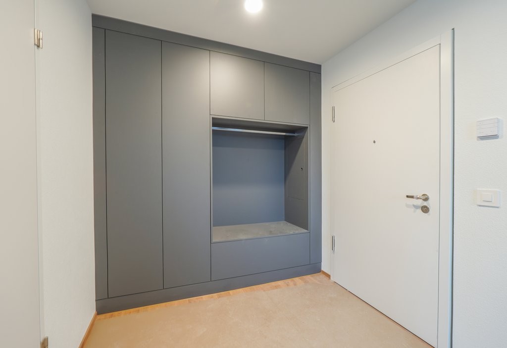 ERSTVERMIETUNG IN LIESTAL - jede Wohnung mit eigenem Waschturm - Eingang.jpg