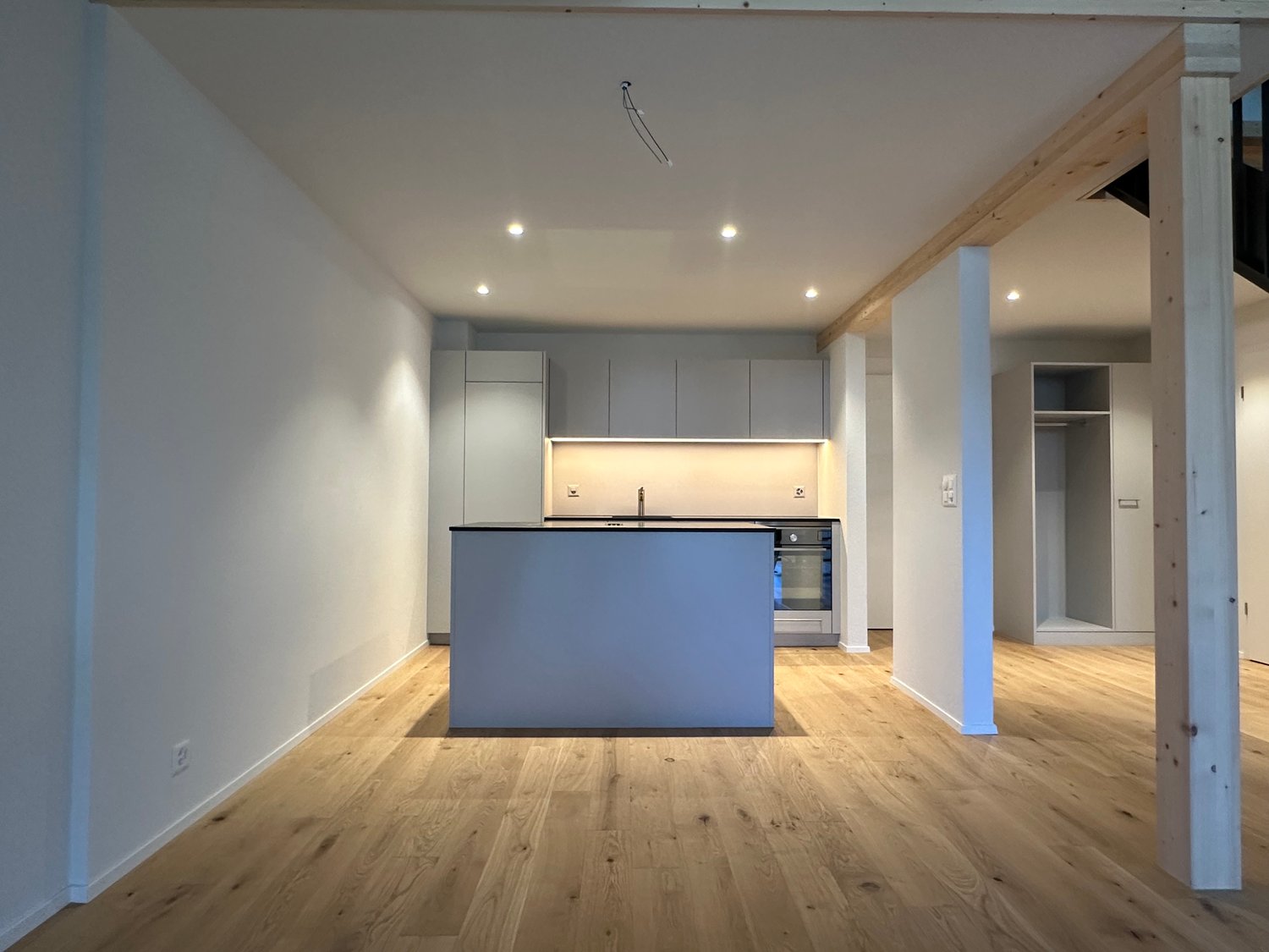 Charmante Wohnung mit Galerie – Erstvermietung nach Neubau im Zentrum von Thun - Bild 3