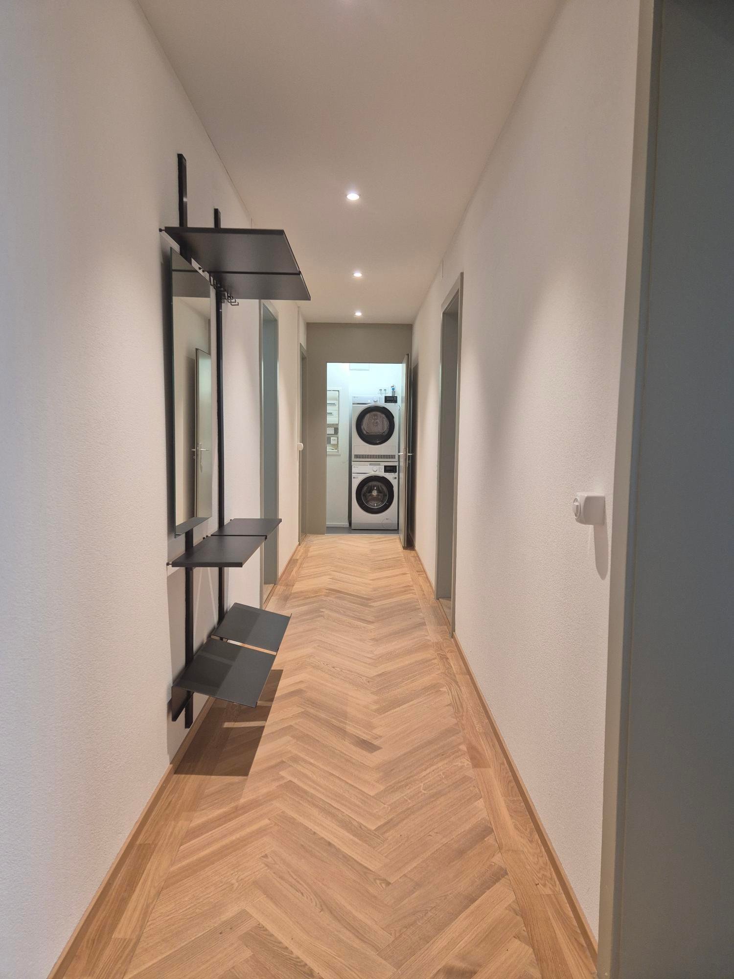 Gemütliche 4.5 Zimmerwohnung zum verlieben! - Korridor