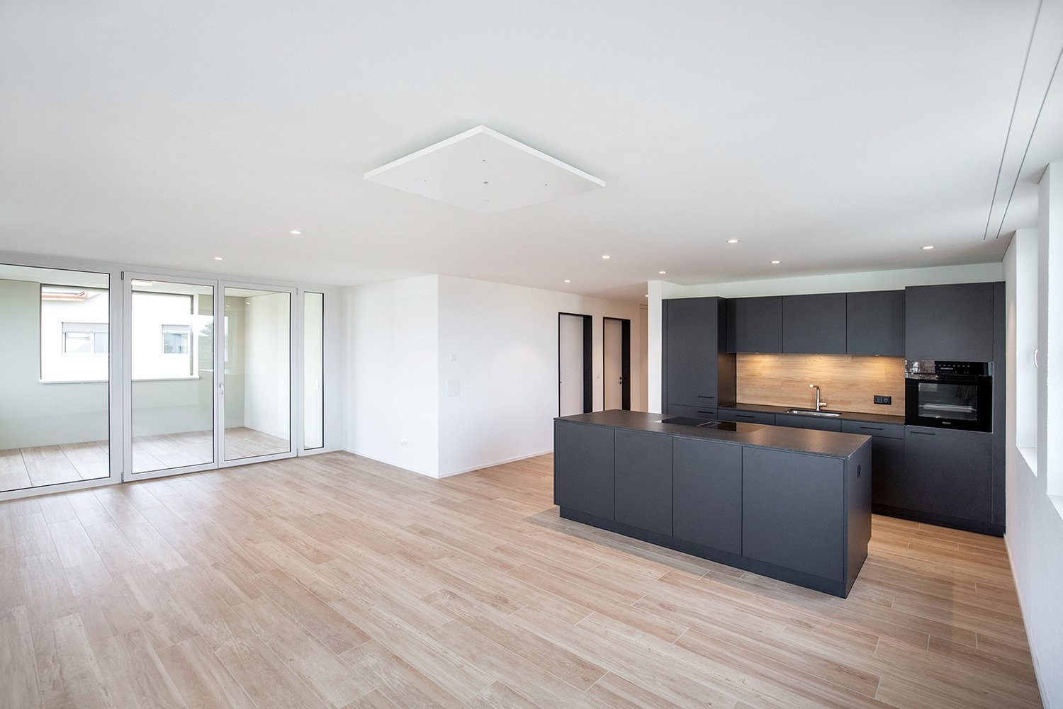 Exklusive 3.5 Zimmer-Wohnung im 1. OG zu vermieten - 056_Niederwil_Wohnen_Kueche