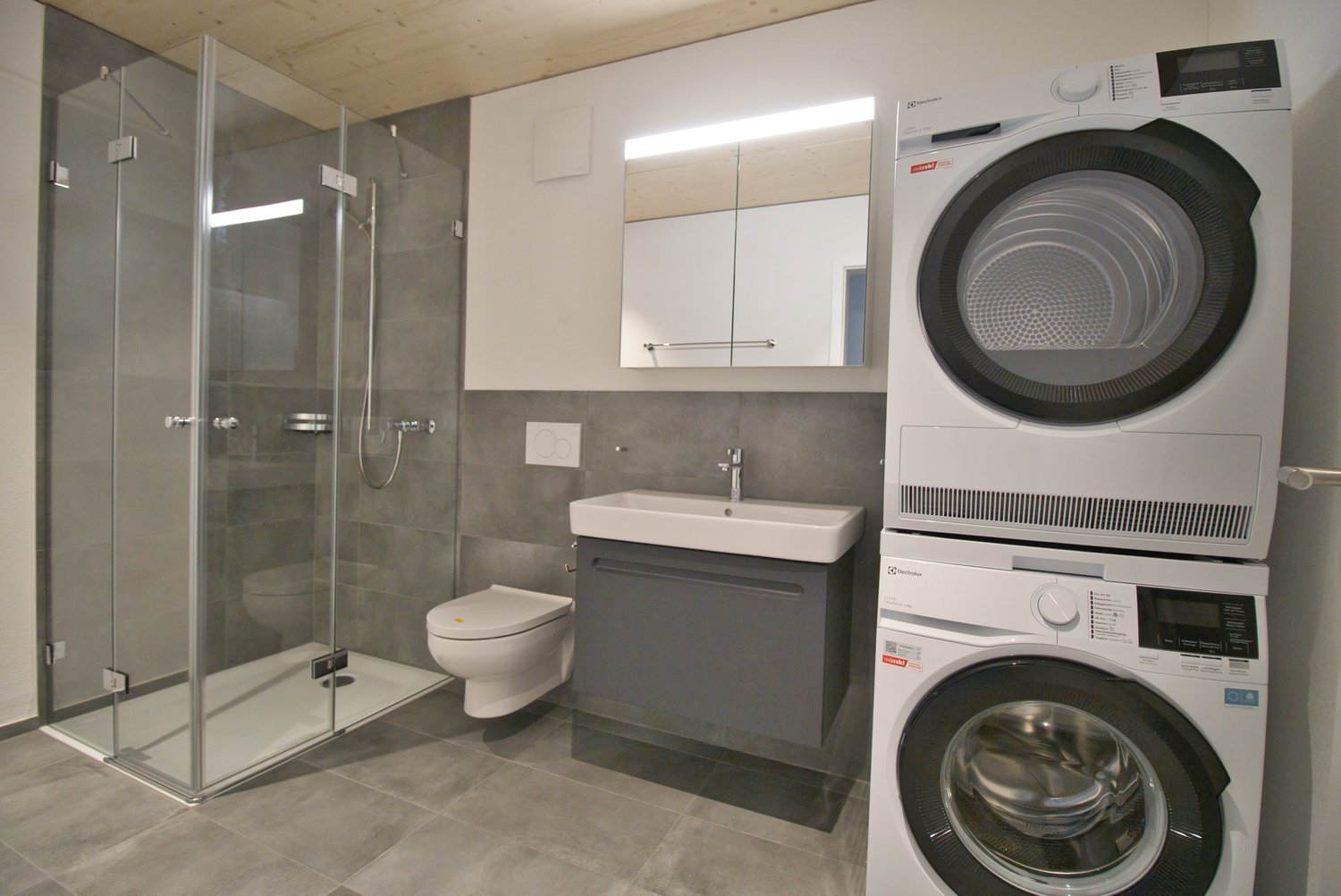 Grosszügige 2.5-Zimmer-Wohnung mit grossem gedeckten Sitzplatz - Bild 4