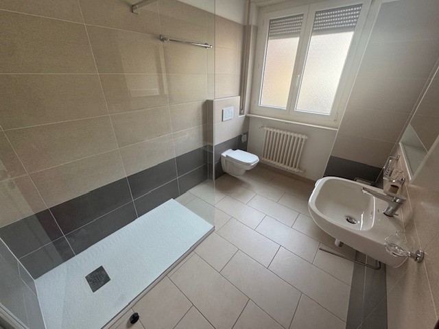 Ampio appartamento 3.5 locali luminoso in affitto a Lugano - Bild 3