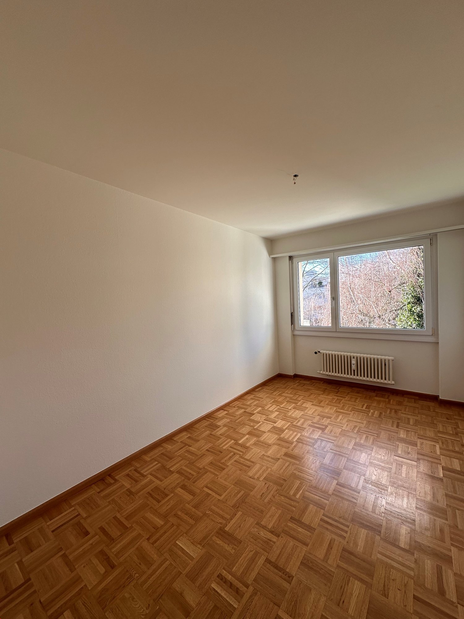 Sonnige 4,5 Zimmerwohnung mit Balkon - Bild 7
