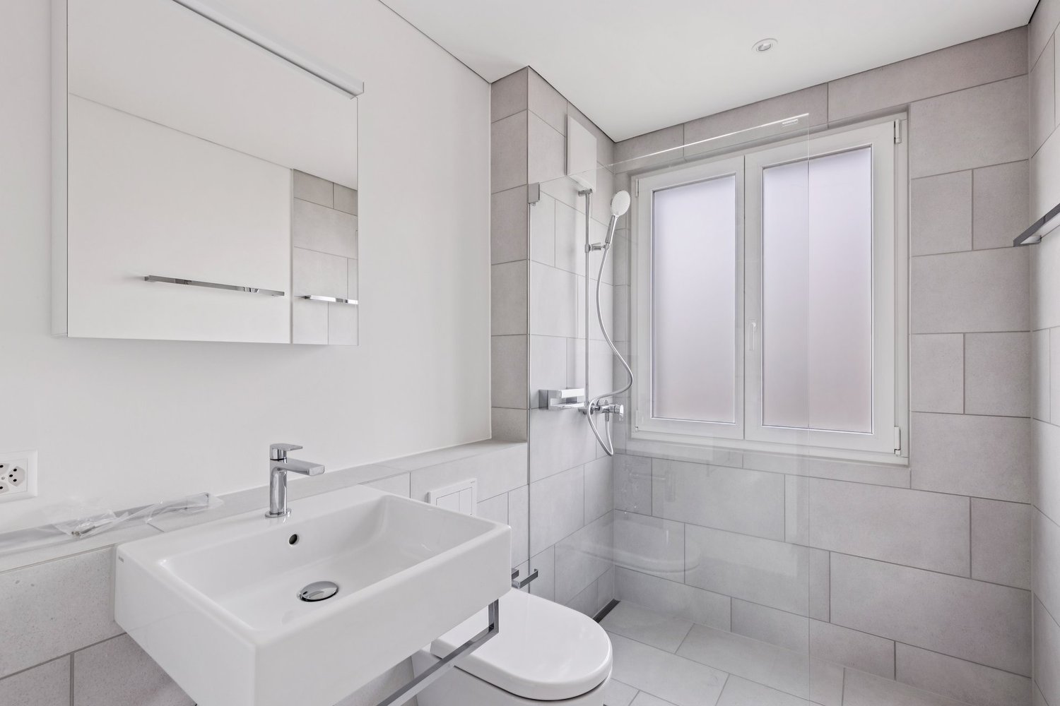 ERSTBEZUG: modern und mit spektakulärer Aussicht - Bild 6