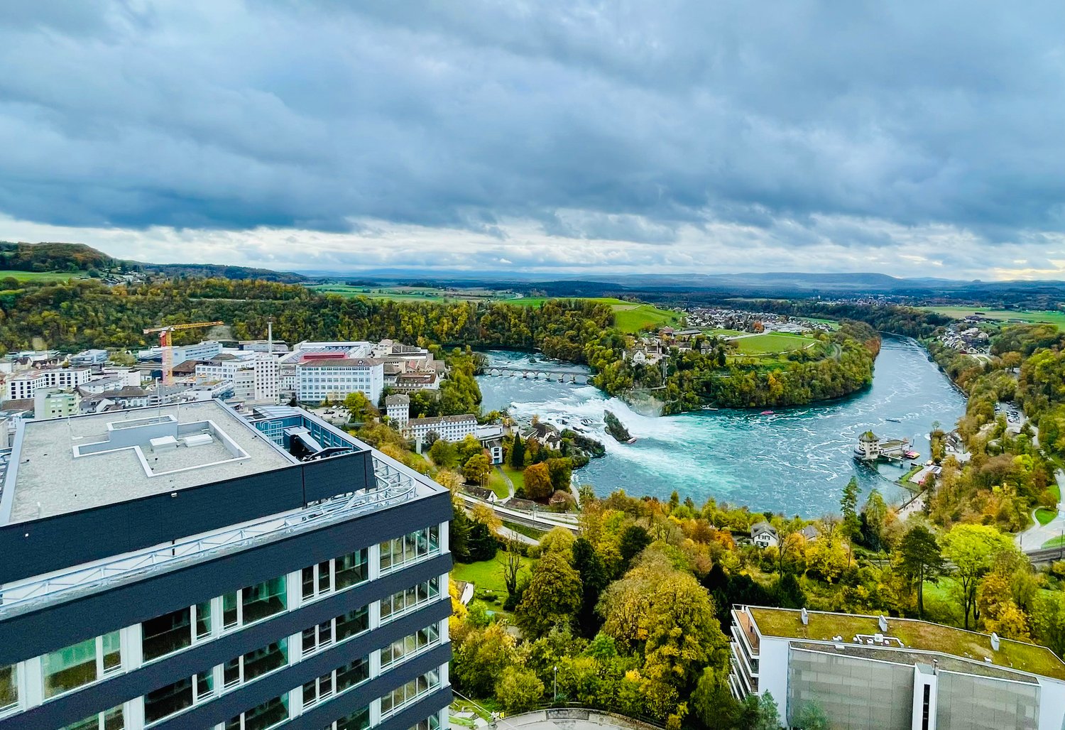 Exklusive 5.5-Zimmer-Wohnung mit spektakulärer Aussicht in Neuhausen am Rheinfall - Bild 12
