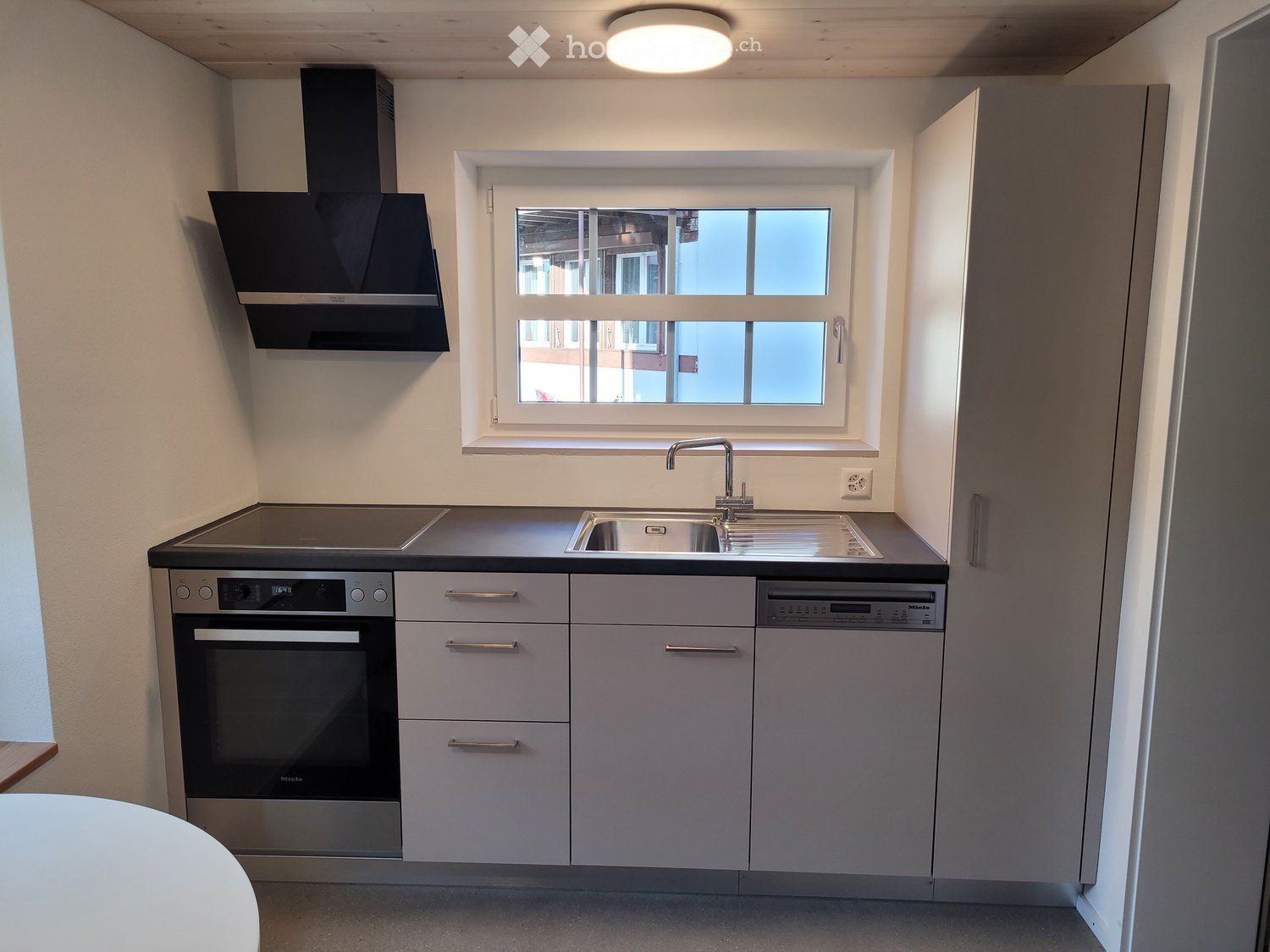 Moderne 1.5-Zimmer-Wohnung in ruhiger Lage in Oberillnau - Bild 2