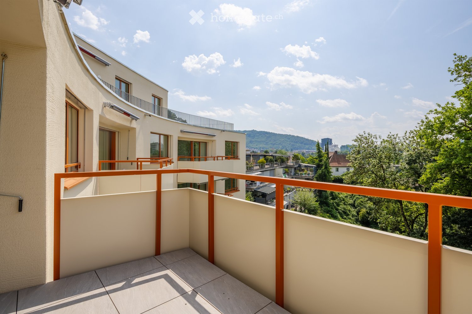 Moderne 2.5 Zimmerwohnung in privilegierter Lage oberhalb der Limmat - Bild 9