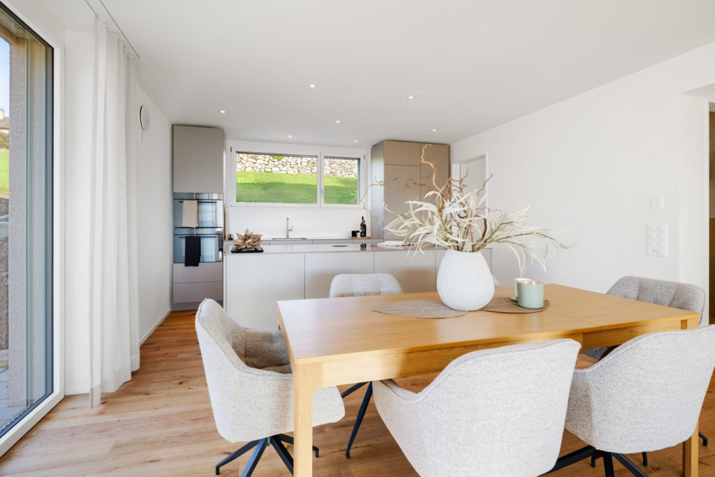 4.5 Zimmerwohnung Lötschenrain Obfelden - Bild 3