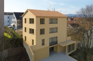 stilvolle 3.5 Zimmer-Dachwohnung - Niederrohrdorf Oberdorfstrasse 27 Einfahrt