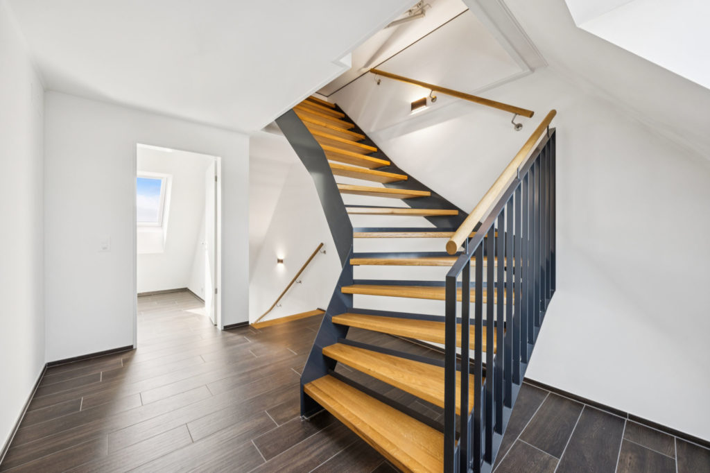 ERSTVERMIETUNG: Exklusive Maisonettewohnung mit Dachterrasse Oerlikon - Bild 3