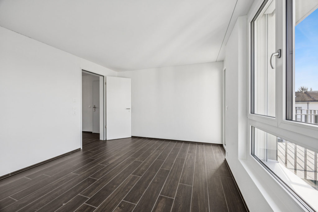 ERSTVERMIETUNG: 2.5-Zimmer Wohnung an bester Lage in Oerlikon - Bild 4