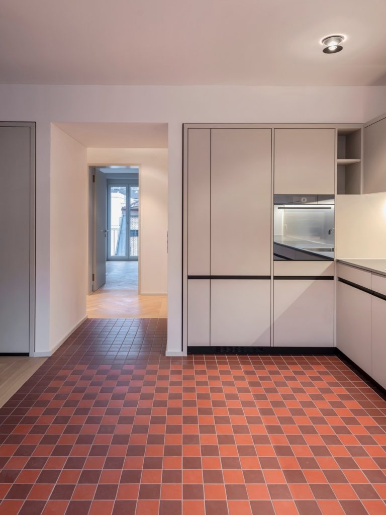 Hochwertig sanierte Wohnung im Kreis 4 - 201Küche