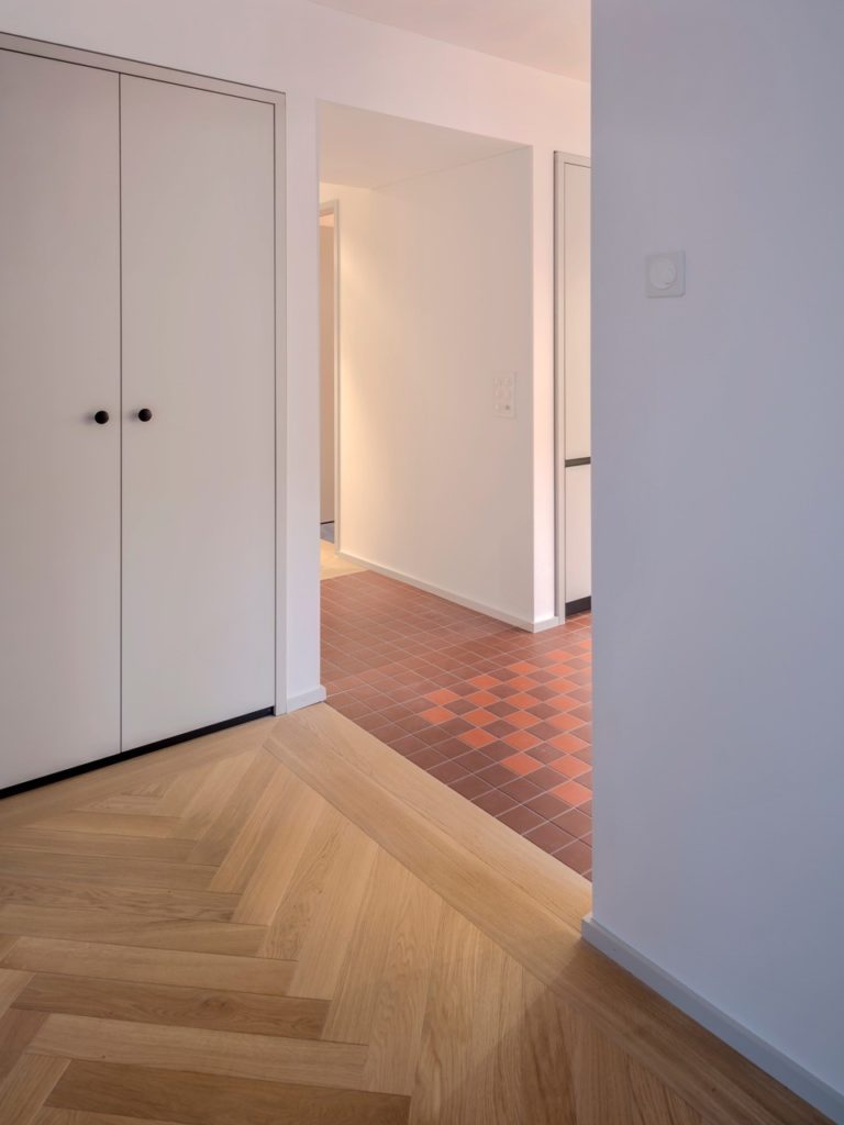 Hochwertig sanierte Wohnung im Kreis 4 - 201WohnzimmerKüche