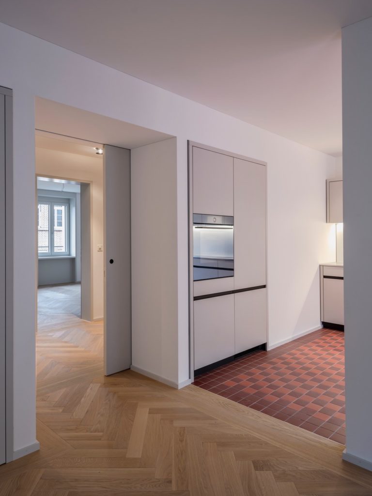 Hochwertig sanierte Wohnung im Kreis 4 - 301Küche