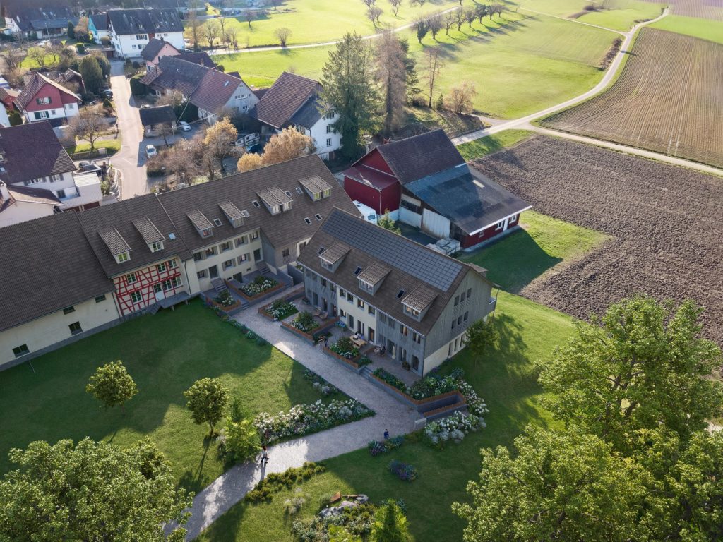 5.5 bis 7.5-Zimmer-Reihenhäuser in Altikon - Aussenansicht