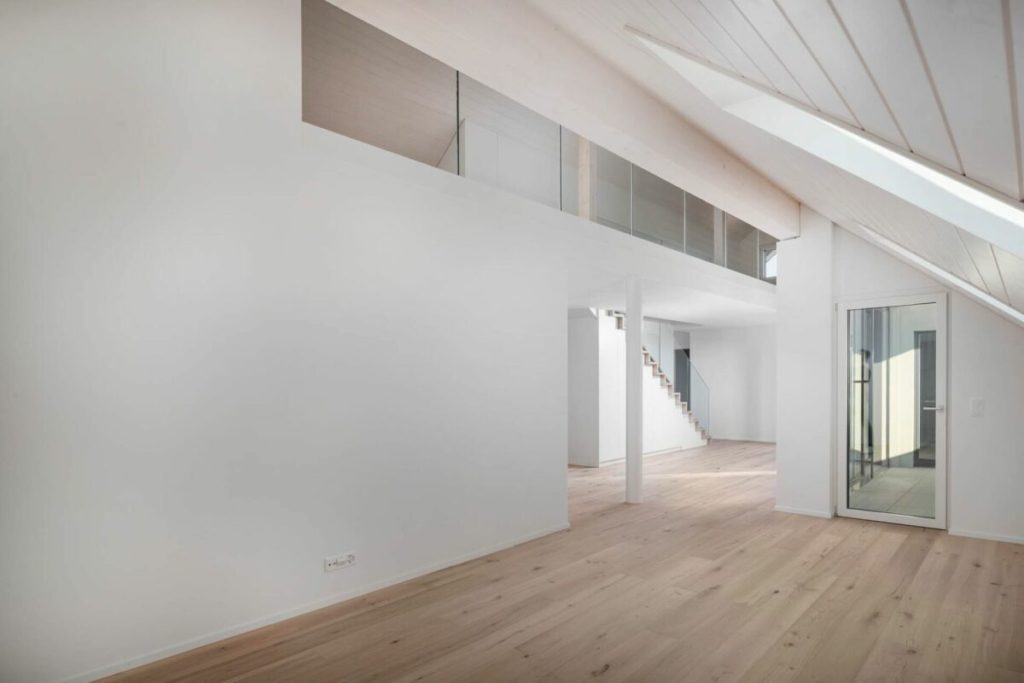 Maisonette-Dachwohnung mit Seesicht - Wohnen über den Dächern von Männedorf - Bild 6