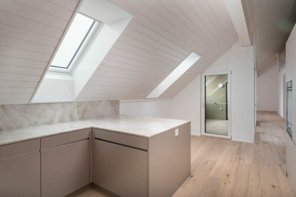 Maisonette-Dachwohnung mit Seesicht - Wohnen über den Dächern von Männedorf - Bild 5