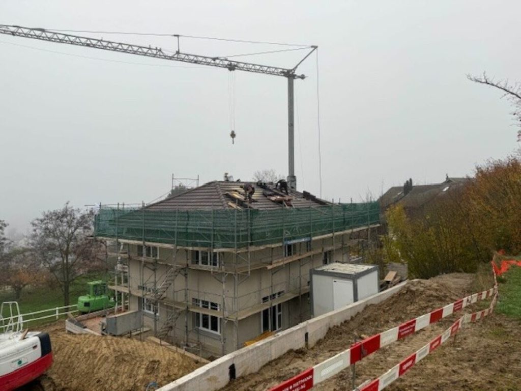 Zu vermieten in Mammern, angrenzend an Landwirtschaftszone, freistehendes 6½ Zi.-EFH mit Lift; An unverbaubarer Hanglage und Sicht auf See ! - Bild 16