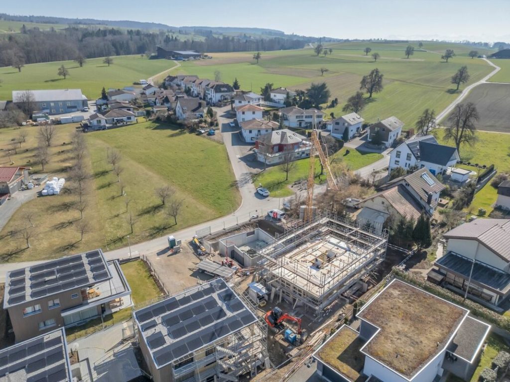 DAS LETZTE FREIE HAUS IM QUARTIER VIVA VERDE: Doppeleinfamilienhaus M1 - Bild 1