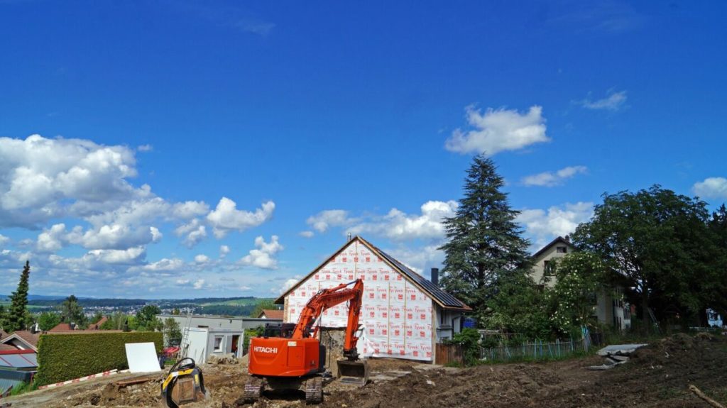 Haus F: Viel Raum und Höhe, mit Garten und Einstellhalle - Bild 11