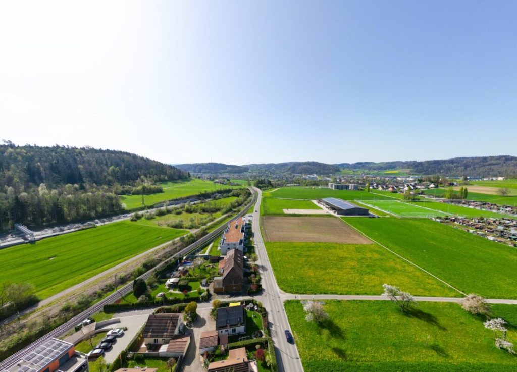 Attika-Wohnung mit Weitsicht und direktem Liftzugang - Lantig mit Sicht nach Wülflingen