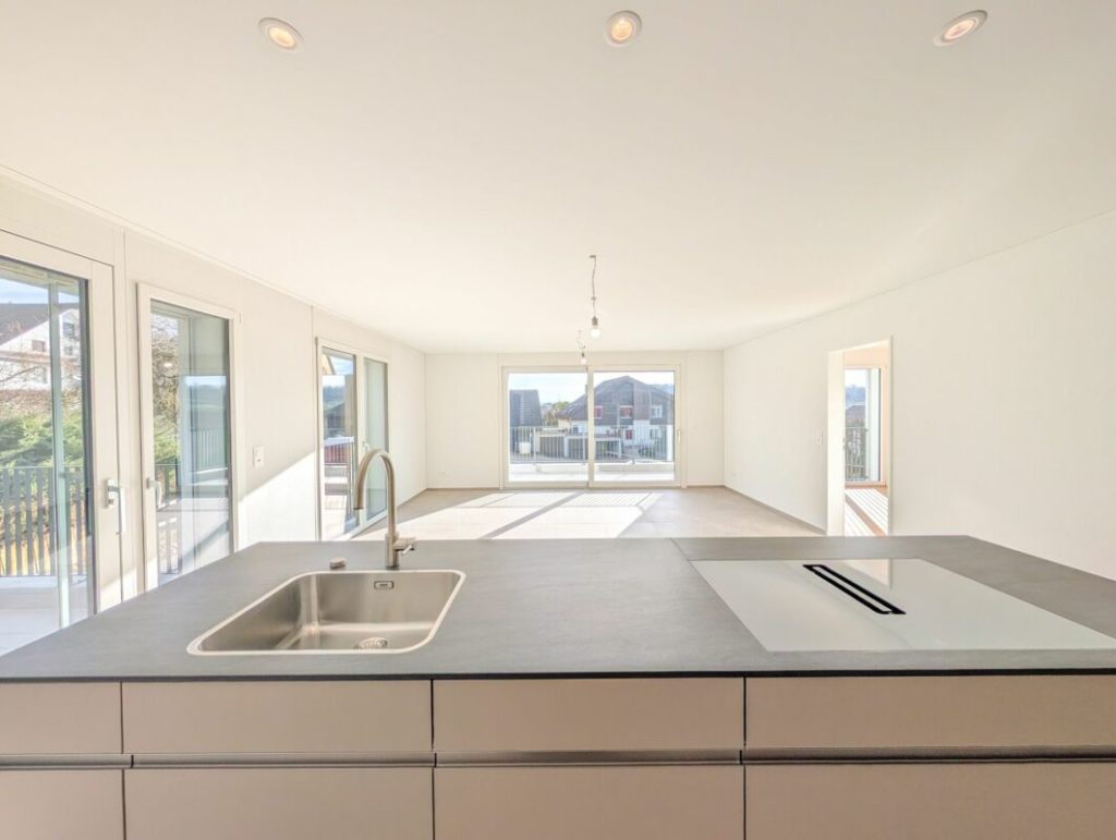 4.5-Zimmer-Wohnung im OG mit zwei Balkonen - Bild 2