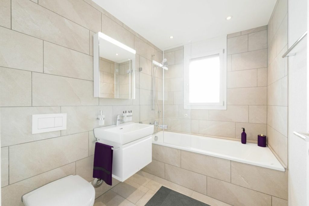 Neubauwohnung: ab sofort bezugsbereit - Badezimmer, Whg. 102