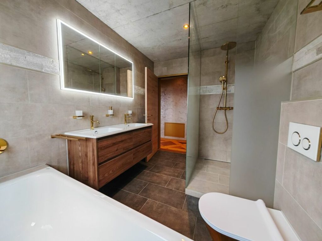 Auftiergarten: Gartenwohnen mit Seeblick - Badezimmer