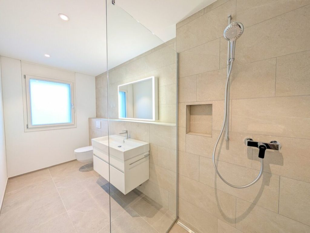 4.5-Zimmer-Wohnung im OG mit zwei Balkonen - Bild 9