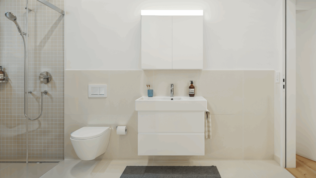 Grosszügiges Einfamilienhaus an idyllischer Lage - Visualisierung Badezimmer mit Dusche