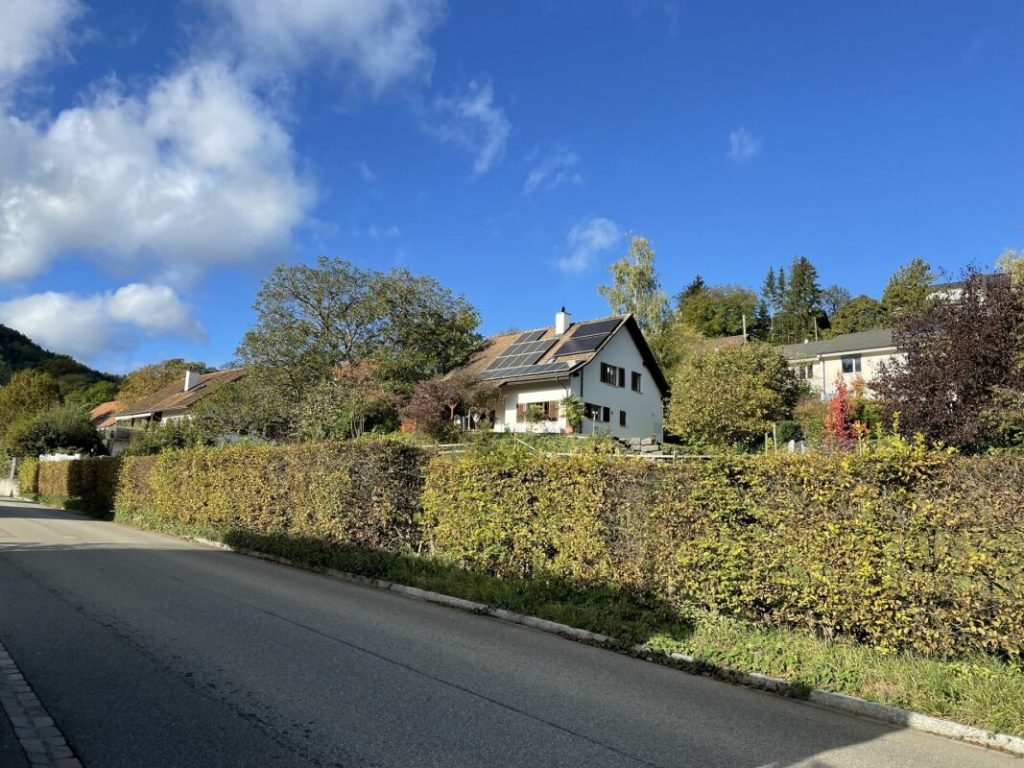grosse idyllische Baulandparzelle 3 Minuten zur Autobahn - Bild 5