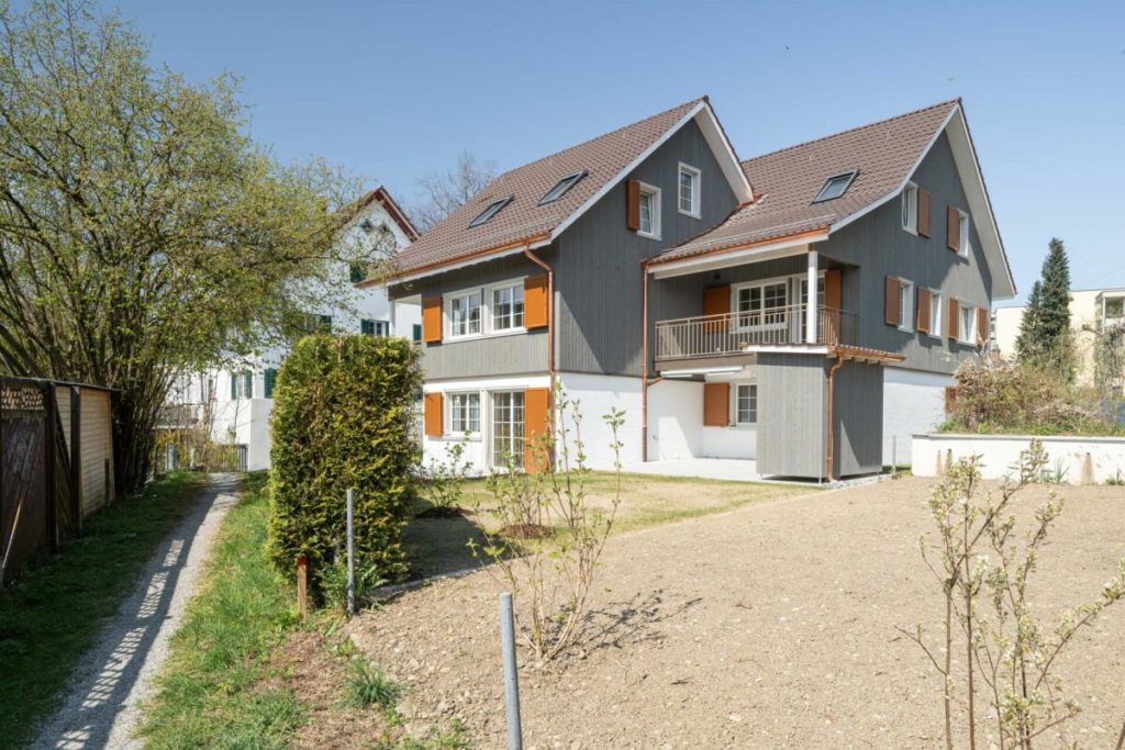Bezugsbereit - modernes Familienhaus mit viel Platz und Garten - Bild 1