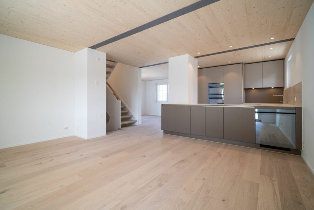 Bezugsbereit - modernes Familienhaus mit viel Platz und Garten - Bild 3