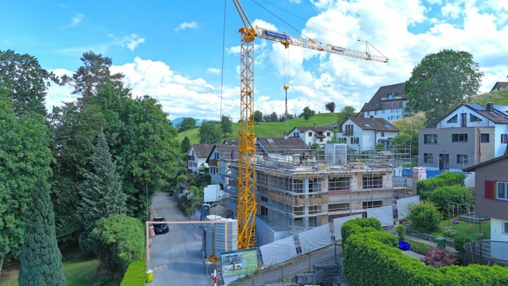 DIE KRÖNUNG DES HAUSES NIMMT FORM AN - DACHWOHNUNG IM BAU - Bild 11