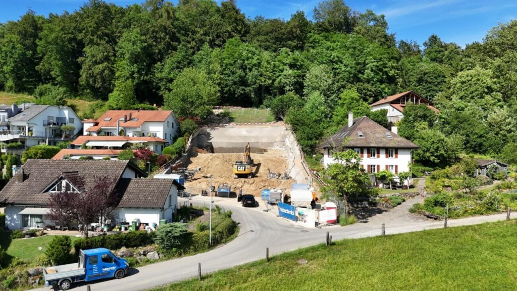 BAUFORTSCHRITT: HANGSICHERUNG VOLLENDET - BELLA VISTA.CH NIMMT FORM AN - Bild 1