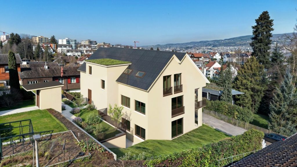 DIE KRÖNUNG DES HAUSES NIMMT FORM AN - DACHWOHNUNG IM BAU - Bild 13