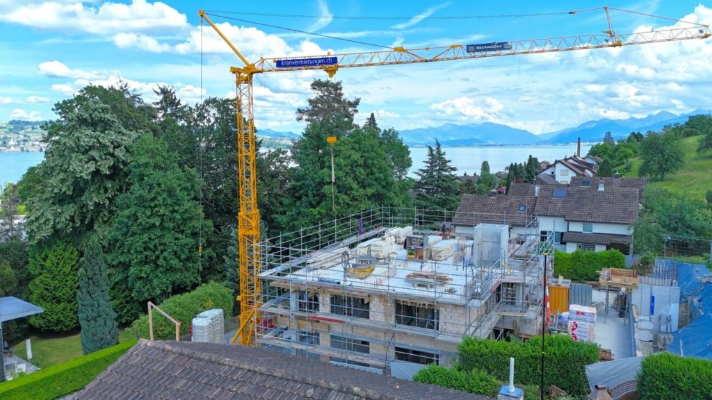 DIE KRÖNUNG DES HAUSES NIMMT FORM AN - DACHWOHNUNG IM BAU - Bild 2